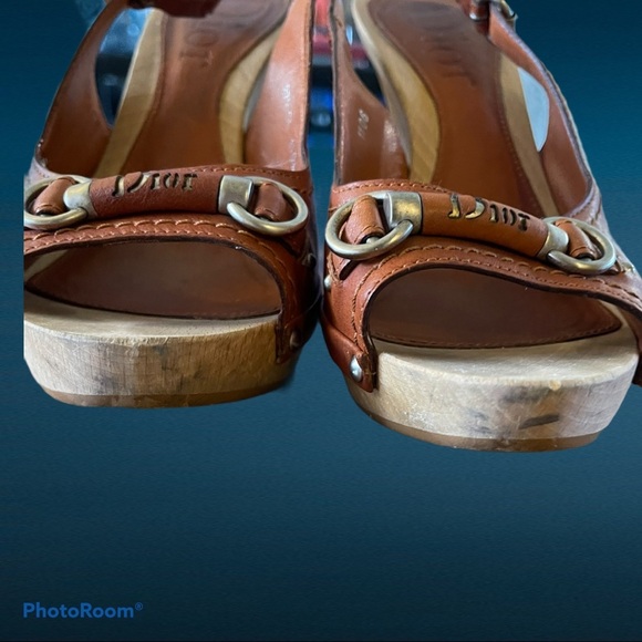 Christian Dior Leather Slingback Platform Pumps - Picture 7 of 7